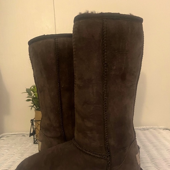 TALL UGG BOOTS🌼 - Picture 6 of 7